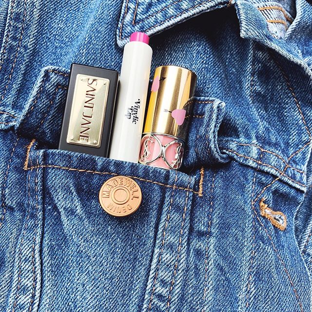 Why does it take me forever to think of a clever caption? 🤷🏻‍♀️ I love my @madewell denim jacket and the lip products that conveniently fit in the pocket because it looks very Instagrammable. 😂 #madewelldenim #everydaymadewell #glossierplay #yslbeauty #summerlipstick