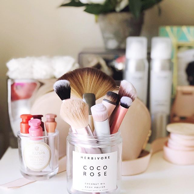 @herbivorebotanicals jars make great makeup brush holders. 💕 #makeupbrushholder #herbivorebotanicals #makeupcommunity #makeupbrushes
