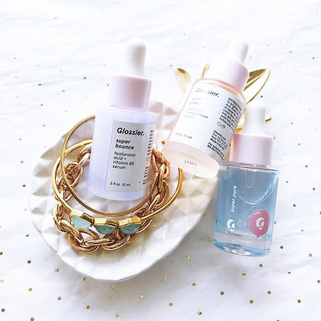I’m close to empty on Super Bounce, my favorite @glossier face serum. Pretty sure this is my secret weapon for happy skin. I like Super Pure too, a must when I’m PMSing. I have yet to try Super Glow because I’m not sure how my skin will react. 😶 #glossierrep #superbounce #skincareroutine