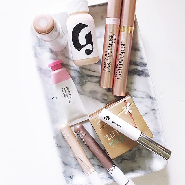 Saturday makeup. Tried a new combo of @glossier Lidstar. Fawn on my outer corner & lid and Moon in my inner corner, sweeping up toward my brow bone. 🙌🏻💕✨ Now off to celebrate my husband’s 35th birthday!