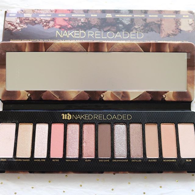I have yet to meet an @urbandecaycosmetics palette I didn’t like. Bribe, Retro, Burn, and End Game are my faves. 🎨#nakedreloaded #urbandecay #eyeshadowoftheday #bblogger