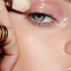 How to Do Glossy Lids